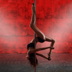 Как нужно одеваться стриптизерше? 