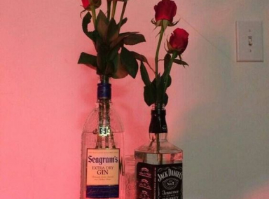 Кем можно работа в мужском стриптиз-клубе?