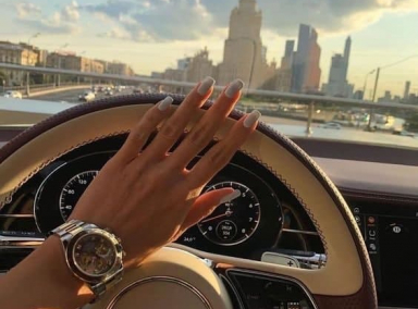 От чего зависит максимальный заработок моделей на OnlyFans? 