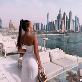 Девушки на высокооплачиваемую должность Хостес!