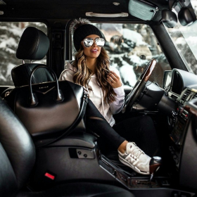 Требунтся девушка-администратор! Высокий доход!