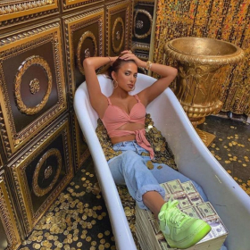 Студия массажа ищет массажистку/массажиста