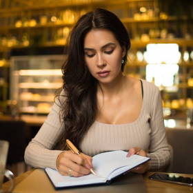 Требуется хостес в SPA-салон