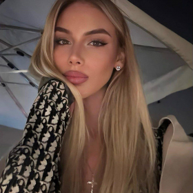 Требуется хостес