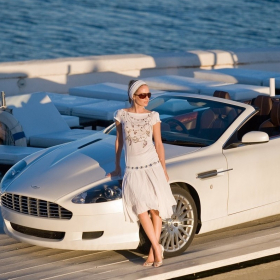 Срочно! Ищем девушку-массажистку!Высокий доход!