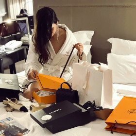 Прочитай это объявление, дорогая)